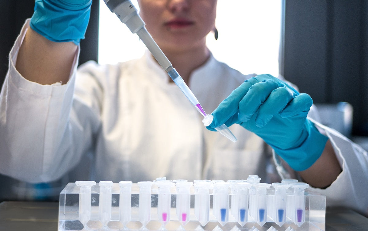 Peptid Bioregulatoren: Die 40 Jahre alte russische Wissenschaft gegen Zellalterung, die der Westen erst jetzt ernst nimmt